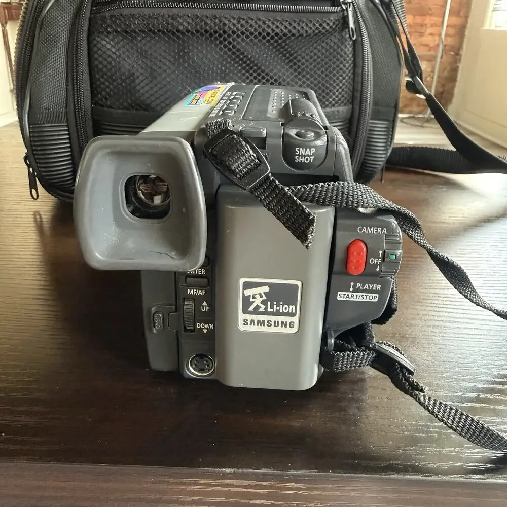 Samsung SCL906 Hi8 8mm Camcorder Video Transfer Tested Battery & Tape BUNDLED